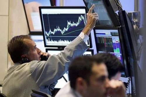 Nhà đầu tư đua 'tháo chạy' sau tin quỹ ngoại rút khỏi Việt Nam