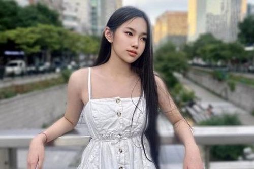 Cháu nội Hoàng Kiều ngày càng trổ mã, xinh đẹp tựa Hoa hậu
