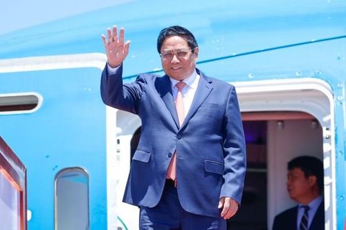 Thủ tướng Phạm Minh Chính bắt đầu tham dự Hội nghị WEF và làm việc tại Trung Quốc
