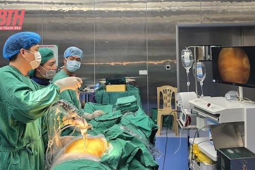 Phẫu thuật nội soi thành công cho bệnh nhân bị thoát vị đĩa đệm cột sống