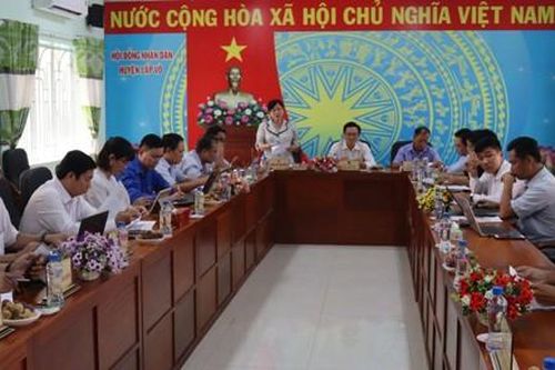 Thảo luận Tổ đại biểu Hội đồng nhân dân tỉnh đơn vị huyện Cao Lãnh và Lấp Vò