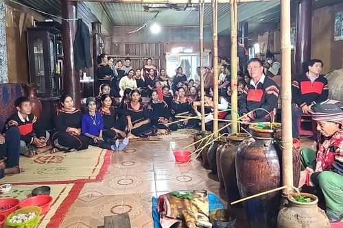 Lễ cúng sức khỏe của người Ê Đê