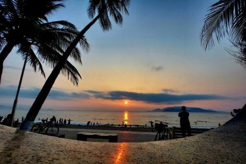 Thành phố vươn mình đón bình minh