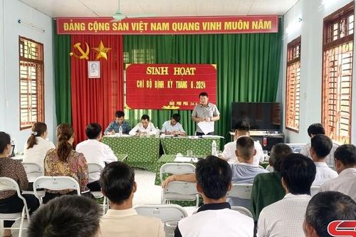 Đồng chí Phó Bí thư Thường trực Tỉnh ủy dự sinh hoạt chi bộ cơ sở