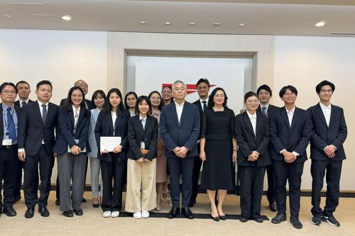 Phát triển ngành may mặc Việt Nam đáp ứng tiêu chuẩn của Uniqlo và toàn cầu