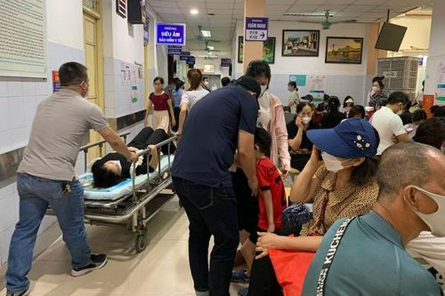 Nắng nóng kéo dài, nhiều người phải nhập viện