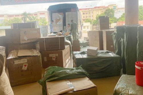 Phát hiện số lượng lớn thuốc lá điện tử nhập lậu