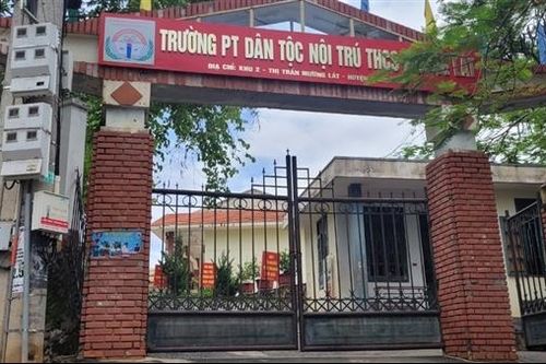 Làm rõ vụ con em cán bộ, giáo viên 'đi lạc' vào trường dân tộc nội trú huyện Mường Lát