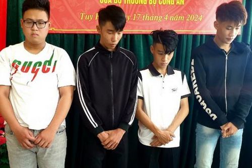 Chặn đánh bạn học tử vong, 4 đối tượng tuổi 17 bị bắt về tội giết người