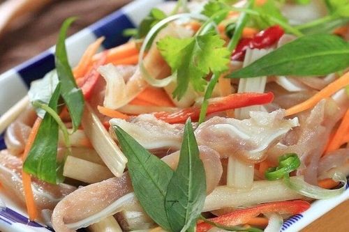 Cách làm gỏi tai heo ngó sen cực ngon tại nhà
