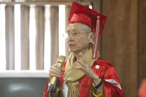 Xôn xao ông Thích Chân Quang có bằng tiến sĩ trong 2 năm, ĐH Luật Hà Nội nói gì?