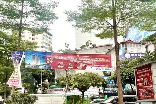 Quảng cáo, rao vặt trái phép bùng phát: Cần chế tài mạnh, xử lý nghiêm
