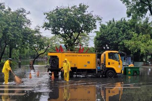 Mưa lớn trong đêm, nhiều điểm úng ngập