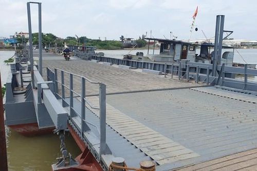 Những hình ảnh mới nhất về cầu phao Ninh Cường ở Nam Định sắp bị thay thế