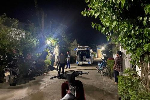Hai người thương vong sau vụ sạt lở đất tại dự án đường cao tốc
