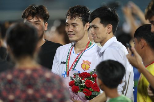 Văn Toàn: 'Tôi buồn vì không vô địch cùng HAGL'