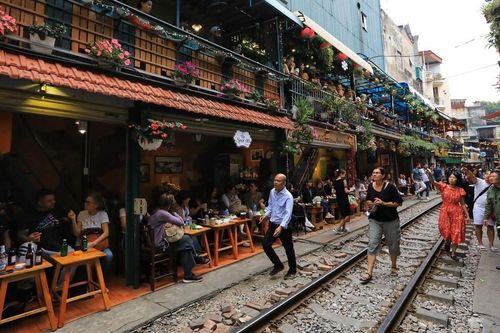 Diễn đàn văn hóa: 'Báo động đỏ' từ cà phê đường tàu