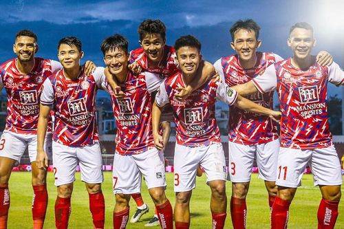 Đình Bắc bị 'sao' học việc ở Tây Ban Nha che mờ