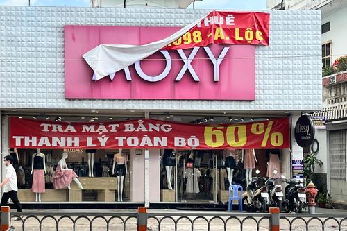 Kinh doanh ế ẩm, cửa hàng thời trang đồng loạt trả mặt bằng
