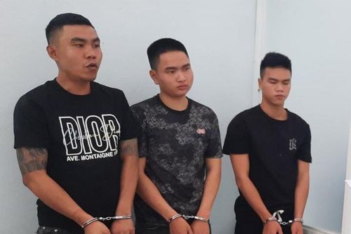Trốn lên núi cũng không thoát
