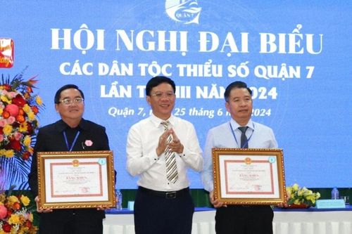 Phát huy giá trị bản sắc văn hóa của từng đồng bào dân tộc