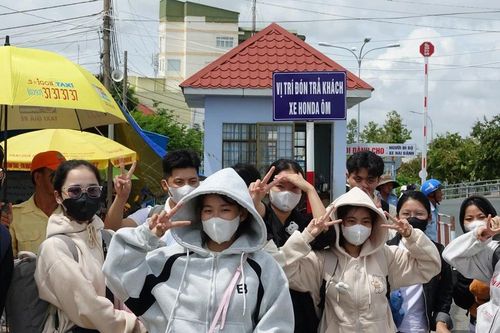 Kiên Giang: 138 thí sinh vượt biển vào đất liền thi tốt nghiệp THPT