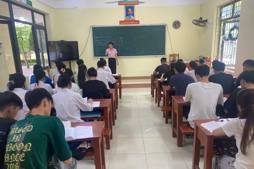 21 thí sinh Bắc Kạn được miễn thi Ngoại ngữ
