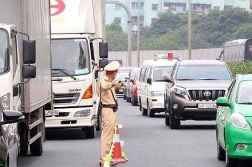 Công nghệ quản lý giao thông và ý thức tài xế