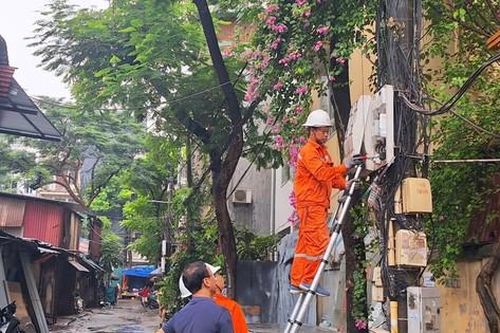 Cắt điện tại ô đất dự án mọc lên nhiều phòng trọ 'ổ chuột' tại Hà Nội