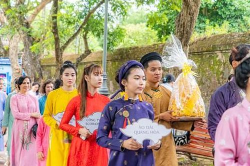 Người khai sinh áo dài truyền thống Việt Nam