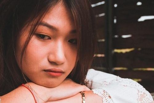 Thấy con trai thường xuyên làm một việc, mẹ chồng sỉ nhục cả nhà thông gia