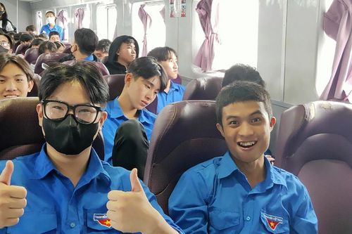 Hơn 130 thí sinh Kiên Giang vượt biển vào đất liền dự thi tốt nghiệp THPT 2024