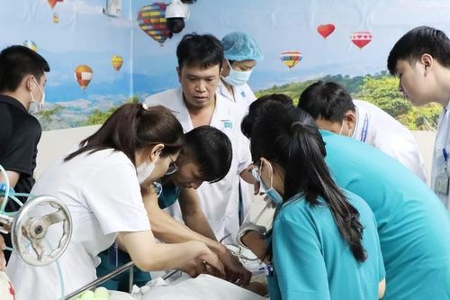 Sử dụng kỹ thuật xạ trị áp sát điều trị ung thư hiếm gặp cho bé gái 4 tuổi