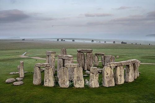 UNESCO khuyến nghị đưa Stonehenge vào danh sách di sản thế giới bị đe dọa