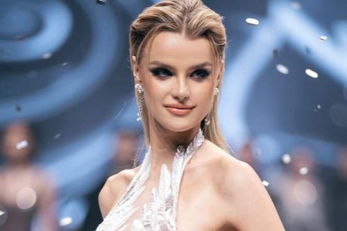 Đương kim Hoa hậu Thế giới 2024 trình diễn vedette đầy cuốn hút