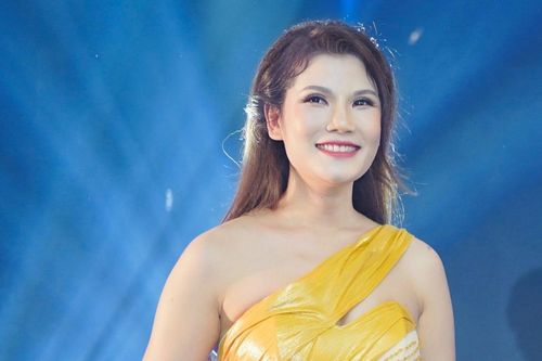 Hành trình theo đuổi đam mê âm nhạc của Hoàng Yến - Sao Mai 2013