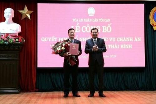 Trao quyết định bổ nhiệm Chánh án Tòa án nhân dân tỉnh Thái Bình