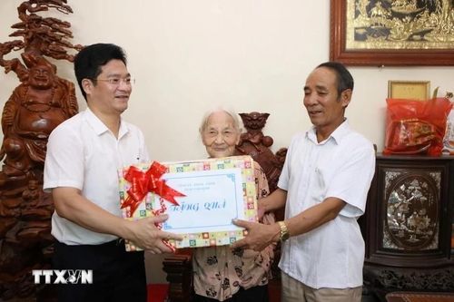 Chủ tịch nước Tô Lâm ký quyết định tặng quà nhân Ngày Thương binh Liệt sĩ