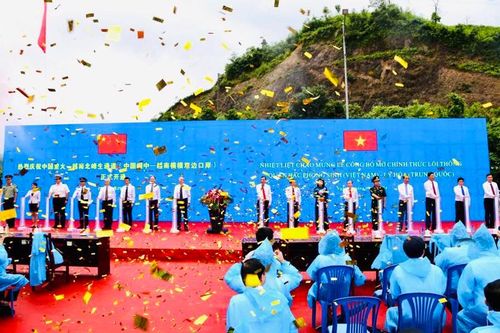 Lễ công bố mở chính thức cặp cửa khẩu song phương Hoành Mô (Việt Nam) - Động Trung (Trung Quốc)