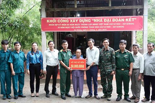 Cất nhà Đại đoàn kết tại huyện Tri Tôn