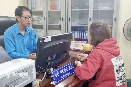 Bấp bênh đời sống nữ công nhân: Bài 2: Đối diện với nhiều nguy cơ