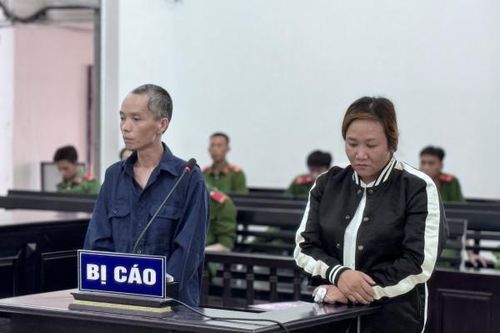 Tống tiền bằng 'ảnh nóng', 2 bị cáo vào tù