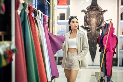 Thời trang cao cấp từ da đà điểu, cá sấu Khatoco