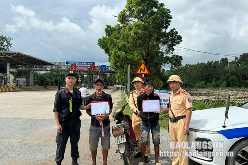 Bắt 'nóng' 2 đối tượng trộm xe máy trên tuyến Quốc lộ 1A