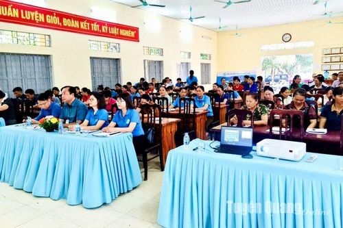 110 người được tuyên truyền, đối thoại chính sách pháp luật về bảo hiểm xã hội, bảo hiểm y tế
