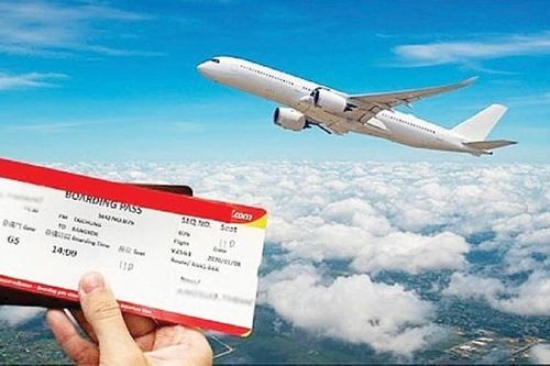 Du lịch bùng nổ, giá vé máy bay chưa có xu hướng 'hạ nhiệt'