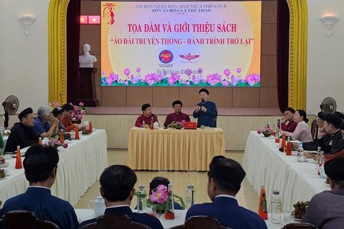 Ra mắt sách 'Áo dài truyền thống - hành trình trở lại'
