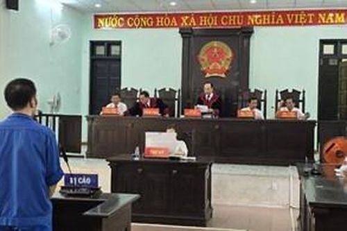 Nhiều nạn nhân 'sập bẫy' vay tiền mua đất giá cao
