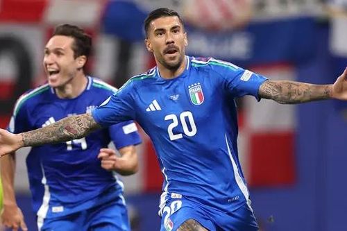 Croatia 1-1 Italia: Kịch tính phút cuối, chia nửa buồn vui