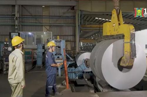 Xuất khẩu thép tiếp tục lao dốc